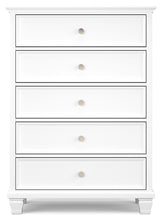 Fortman - White - Five Drawer Chest