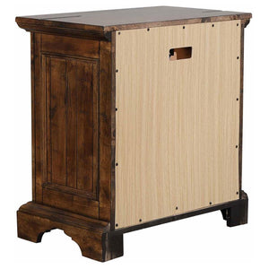 Elk Grove - 3-Drawer Nightstand - Vintage Bourbon