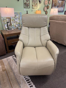 STORE SPECIAL - Oscar Push Back Recliner with adjustable headrest