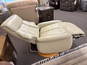 STORE SPECIAL - Oscar Push Back Recliner with adjustable headrest