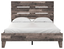 Neilsville - Panel Bed