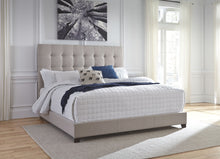 Dolante - Upholstered Bed